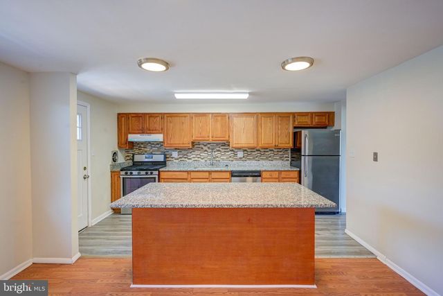 913 REGINA DR, Baltimore, MD 21227