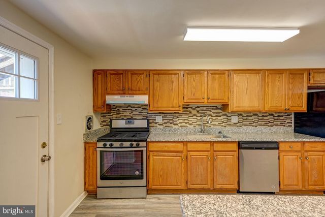 913 REGINA DR, Baltimore, MD 21227