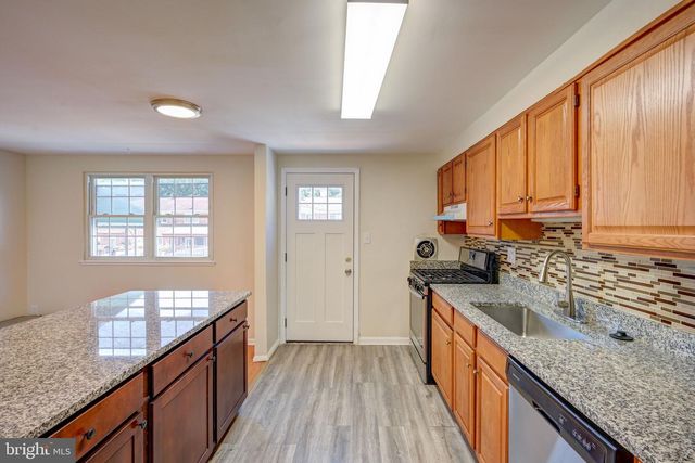 913 REGINA DR, Baltimore, MD 21227