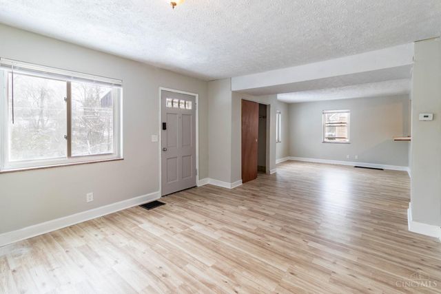 6414 Red Bank Road, Cincinnati, OH 45213