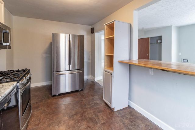 6414 Red Bank Road, Cincinnati, OH 45213