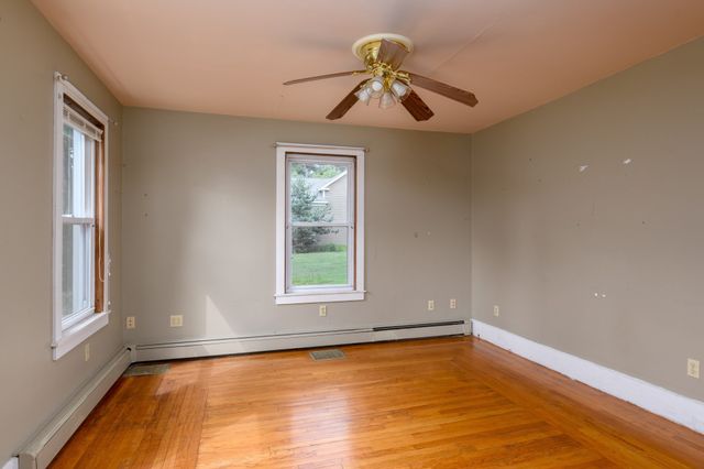 111 Gleason Ave, East Brookfield, MA 01515