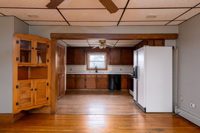 111 Gleason Ave, East Brookfield, MA 01515