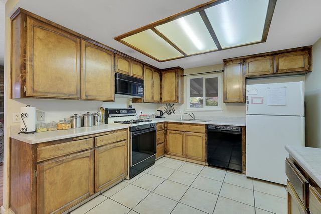 1995 Jacob Dr, Yuba City, CA 95993