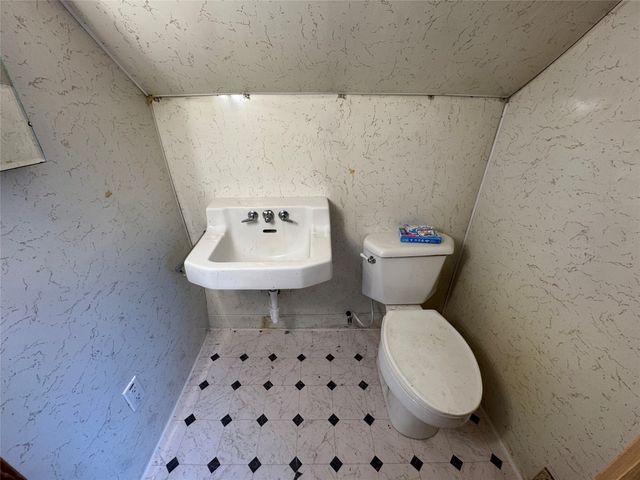 909 E 37TH Street, Erie, PA 16504