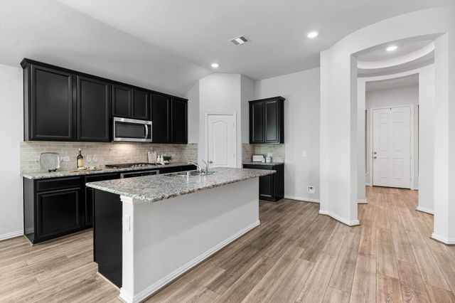 121 N Cadence Hills Loop, Conroe, TX 77318