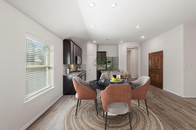 121 N Cadence Hills Loop, Conroe, TX 77318