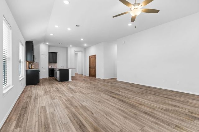 121 N Cadence Hills Loop, Conroe, TX 77318