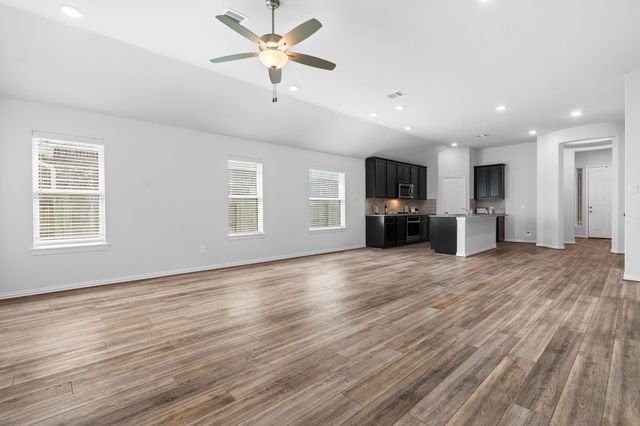 121 N Cadence Hills Loop, Conroe, TX 77318