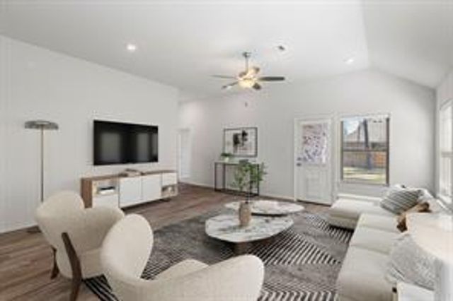 121 N Cadence Hills Loop, Conroe, TX 77318