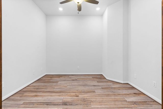 121 N Cadence Hills Loop, Conroe, TX 77318