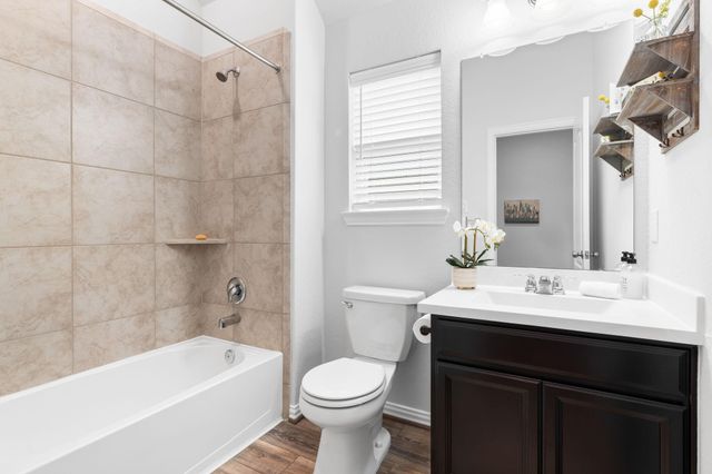 121 N Cadence Hills Loop, Conroe, TX 77318