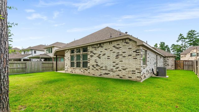 121 N Cadence Hills Loop, Conroe, TX 77318