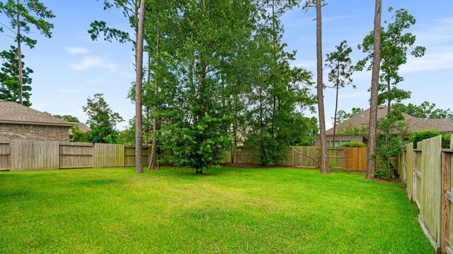 121 N Cadence Hills Loop, Conroe, TX 77318