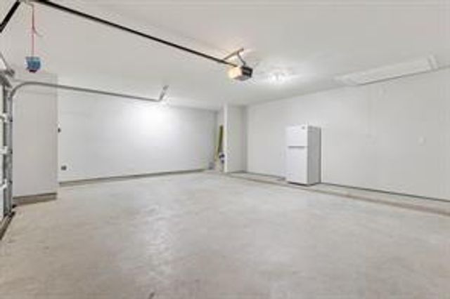 121 N Cadence Hills Loop, Conroe, TX 77318