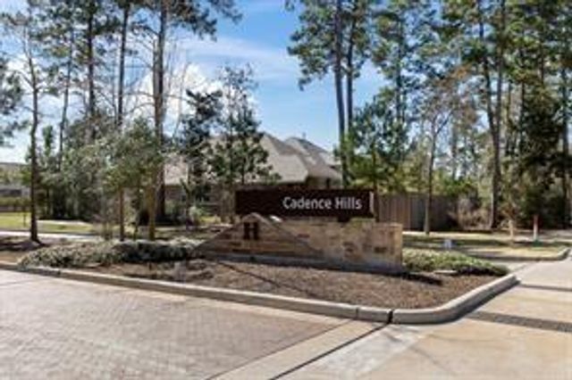 121 N Cadence Hills Loop, Conroe, TX 77318