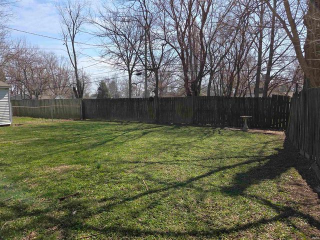 2559 Sweetser Avenue, Evansville, IN 47714