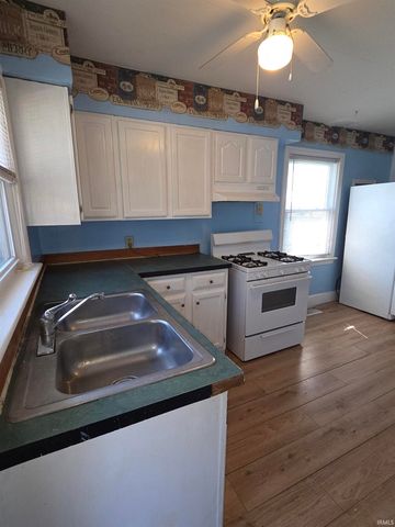 2559 Sweetser Avenue, Evansville, IN 47714