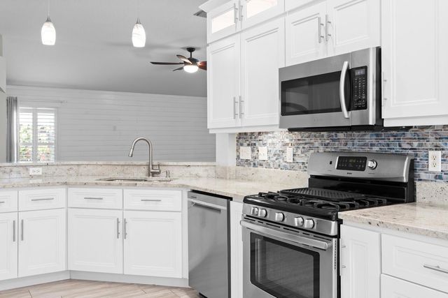 10232 WOODFORD BRIDGE STREET, Tampa, FL 33626