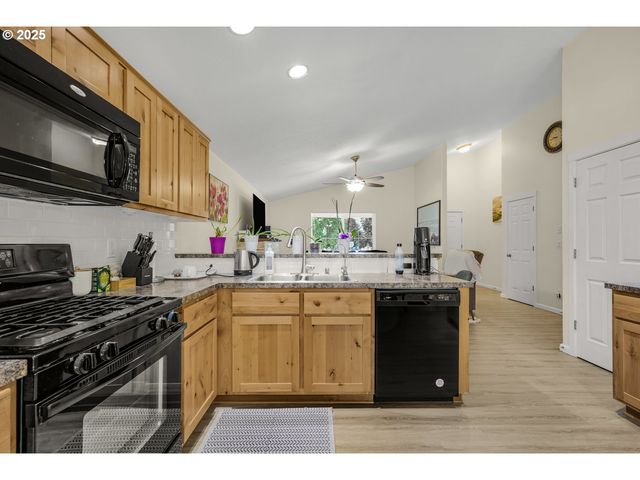 13417 Ne 51ST St, Vancouver, WA 98682