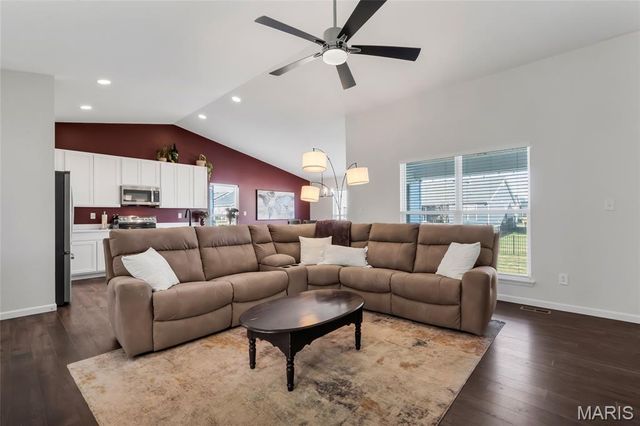 406 Honor Hill Drive, Foristell, MO 63348