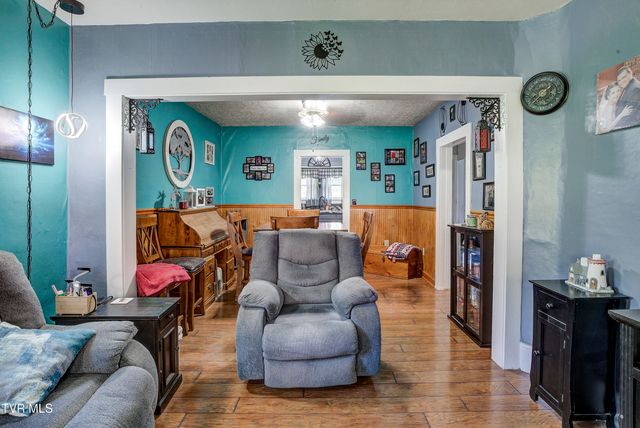 340 North Mohawk Drive, Erwin, TN 37650