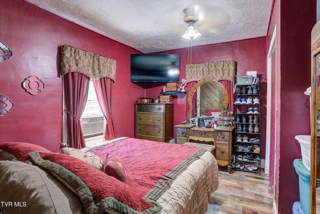 340 North Mohawk Drive, Erwin, TN 37650