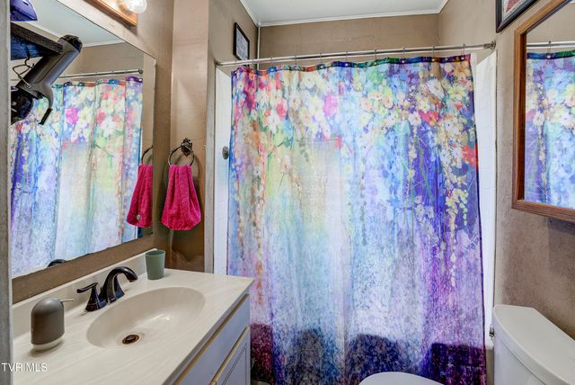 340 North Mohawk Drive, Erwin, TN 37650