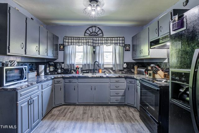 340 North Mohawk Drive, Erwin, TN 37650