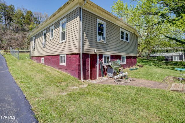 340 North Mohawk Drive, Erwin, TN 37650