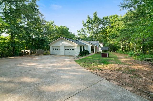 1643 BAR J Road, Temple, GA 30179