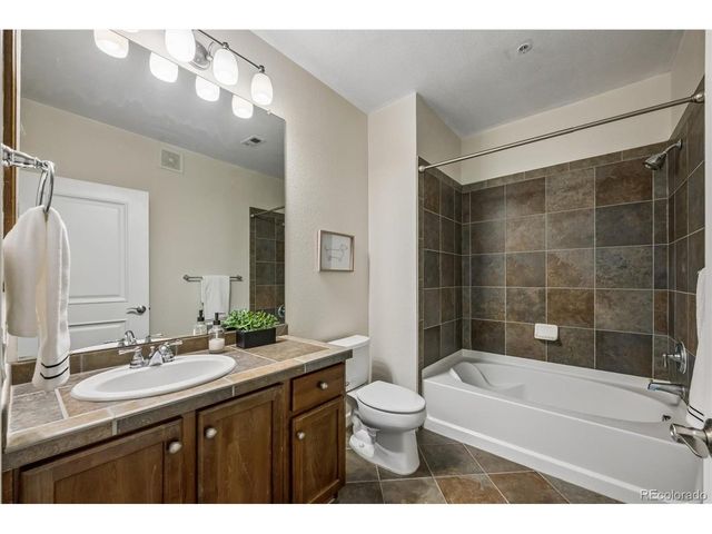 7820 Inverness Blvd 301, Englewood, CO 80112