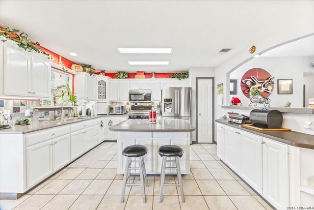 95 Nine Patch, Poteet, TX 78065