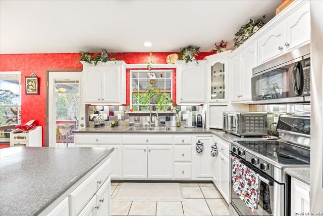 95 Nine Patch, Poteet, TX 78065