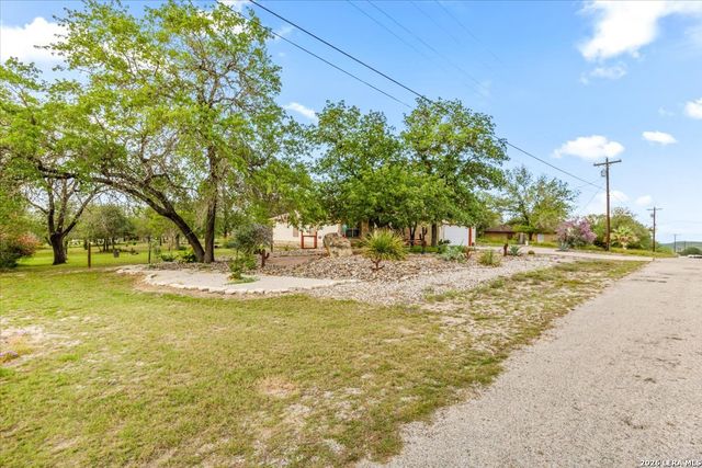 95 Nine Patch, Poteet, TX 78065