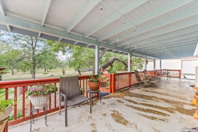 95 Nine Patch, Poteet, TX 78065