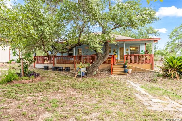 95 Nine Patch, Poteet, TX 78065