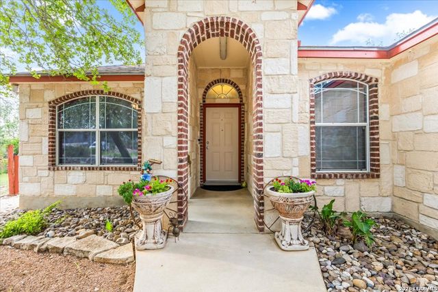 95 Nine Patch, Poteet, TX 78065