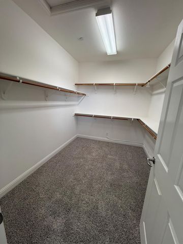 2443 Plumcreek Ln, Manteca, CA 95336