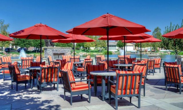 2443 Plumcreek Ln, Manteca, CA 95336