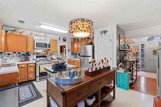 2526 Shiloh Court West, Kennesaw, GA 30152