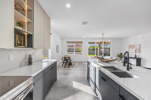 12904 SW 222nd St, Miami, FL 33170