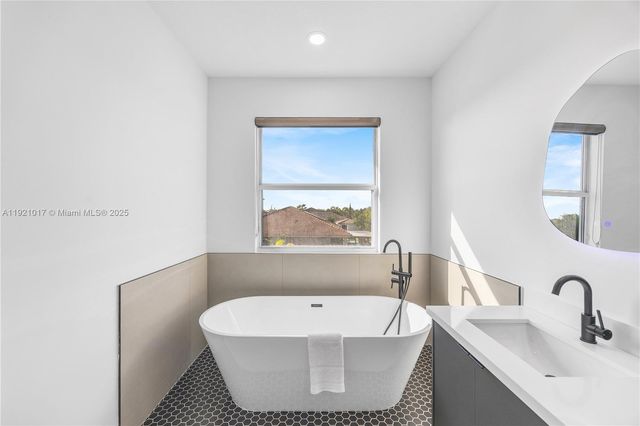 12904 SW 222nd St, Miami, FL 33170