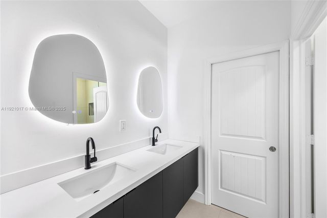 12904 SW 222nd St, Miami, FL 33170