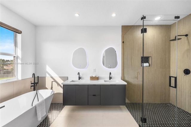 12904 SW 222nd St, Miami, FL 33170