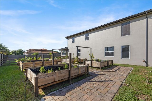 12904 SW 222nd St, Miami, FL 33170