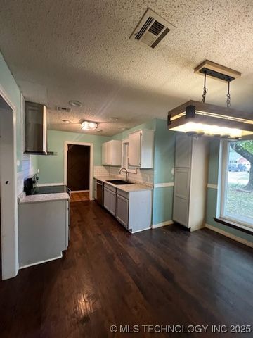 2404 S Maywood Drive, Claremore, OK 74017