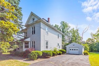 11 Sackett St, Seneca Falls, NY 13148