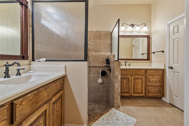 903 Winding Road, Granbury, TX 76049