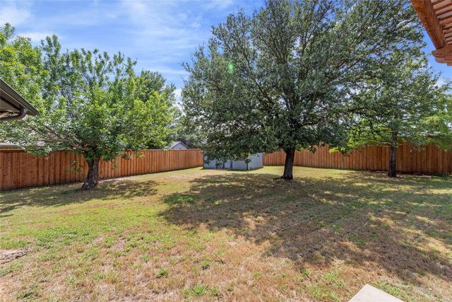 903 Winding Road, Granbury, TX 76049